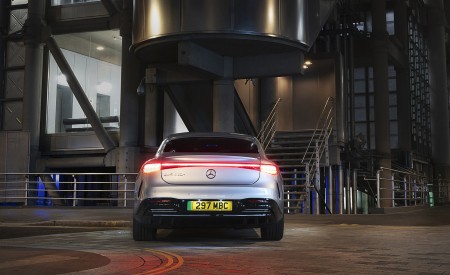 2022 Mercedes-Benz EQS 450+ AMG Line (UK-Spec) Rear Wallpapers 450x275 (24)