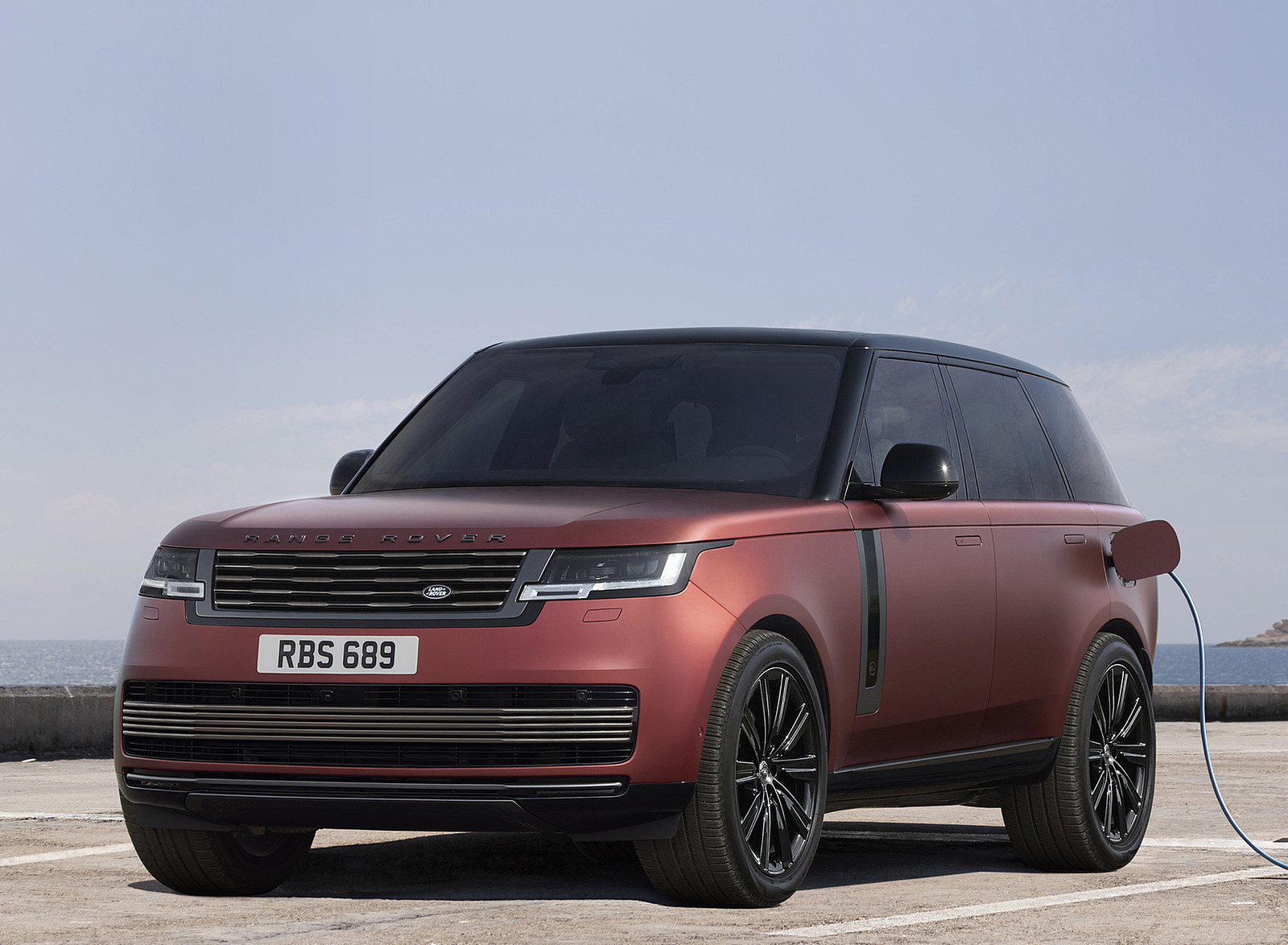 2022 Land Rover Range Rover SV Intrepid Charging Wallpapers (4)