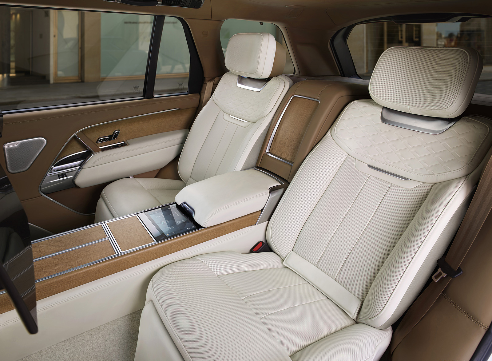 2022 Land Rover Range Rover SV Serenity Interior Rear Seats Wallpapers #97 of 97