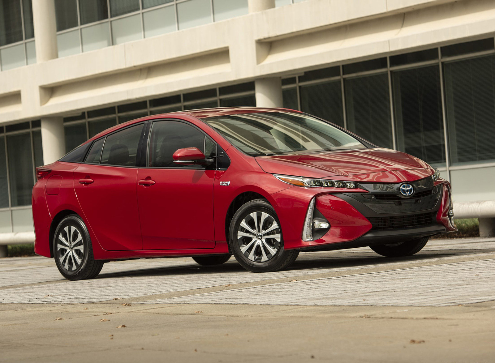 2022 Toyota Prius Prime Front Three-Quarter Wallpapers #3 of 40