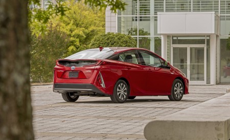 2022 Toyota Prius Prime Rear Three-Quarter Wallpapers 450x275 (8)