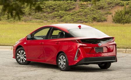 2022 Toyota Prius Prime Rear Three-Quarter Wallpapers 450x275 (5)