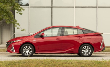2022 Toyota Prius Prime Side Wallpapers 450x275 (6)
