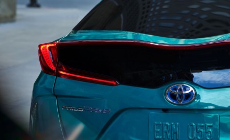 2022 Toyota Prius Prime Tail Light Wallpapers 450x275 (39)