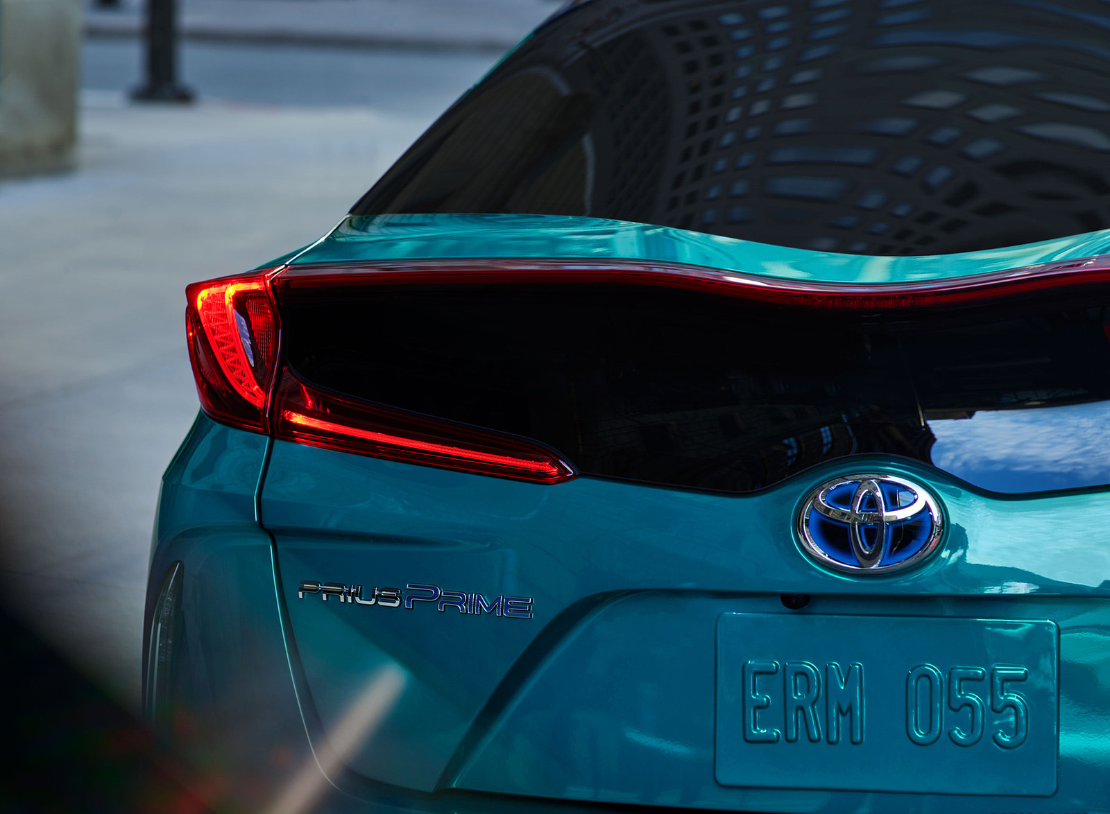 2022 Toyota Prius Prime Tail Light Wallpapers #39 of 40