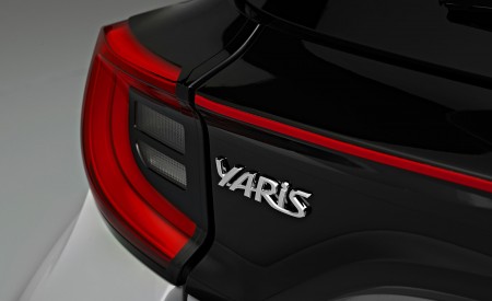 2022 Toyota Yaris GR SPORT Badge Wallpapers 450x275 (11)
