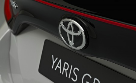 2022 Toyota Yaris GR SPORT Badge Wallpapers 450x275 (10)