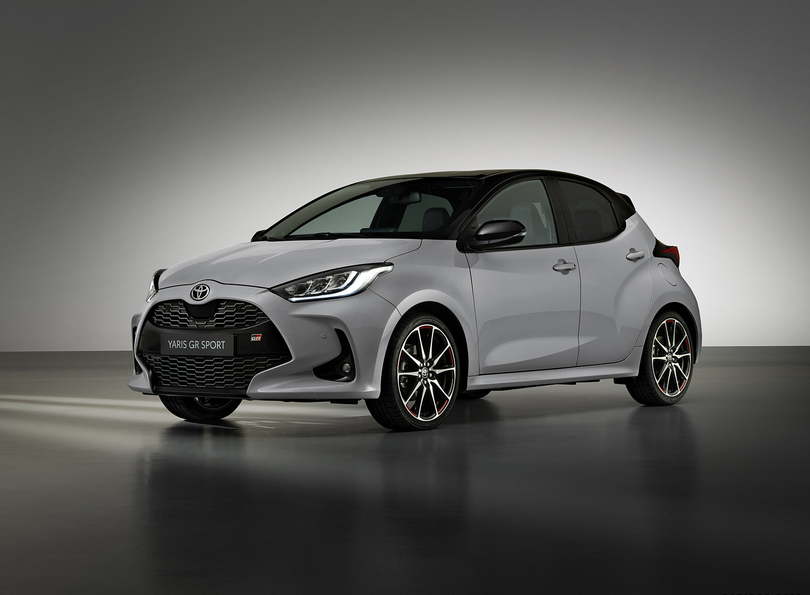 2022 Toyota Yaris GR SPORT Front Three-Quarter Wallpapers (2)