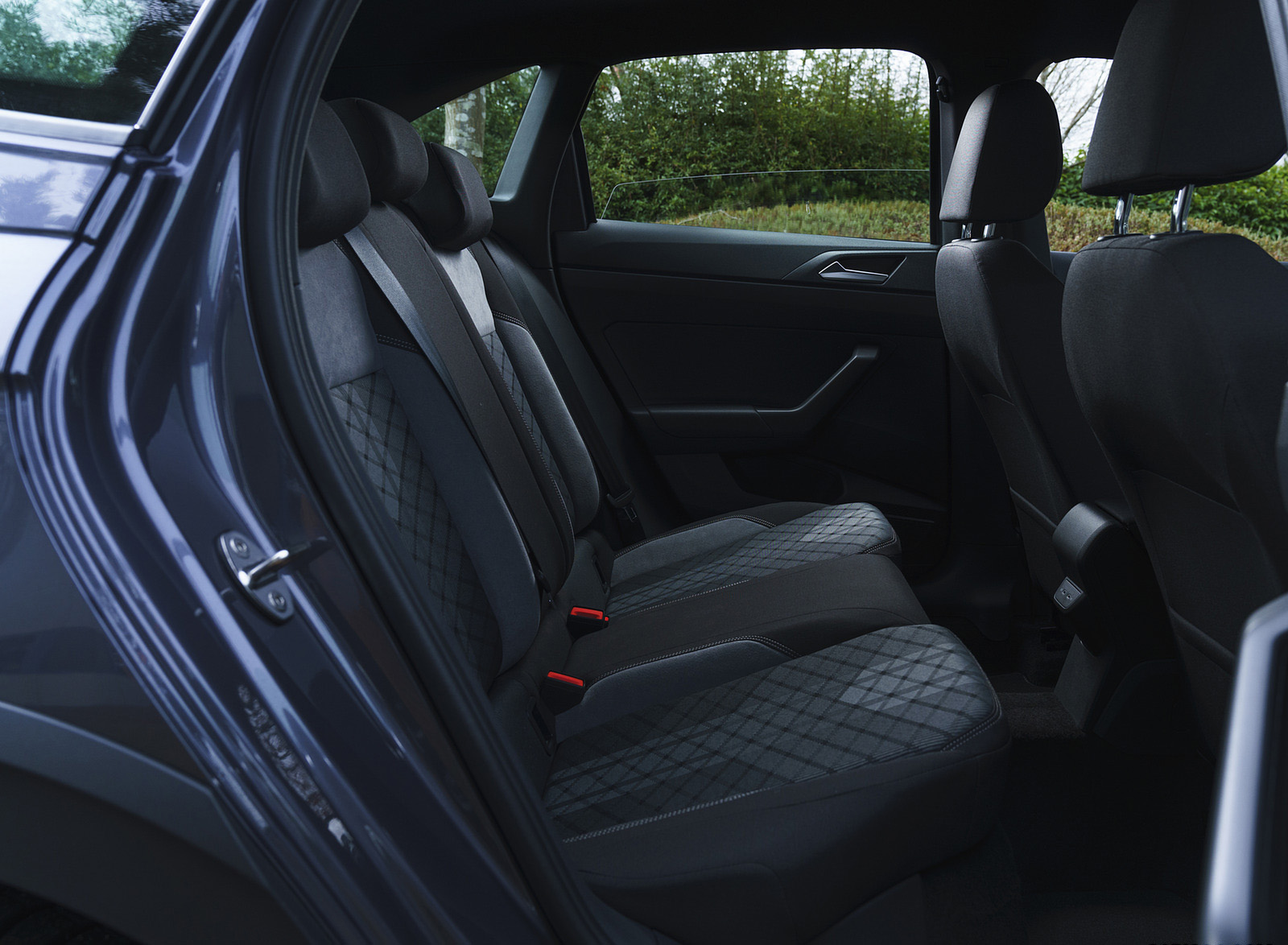 2022 Volkswagen Taigo R-Line (UK-Spec) Interior Rear Seats Wallpapers #29 of 60