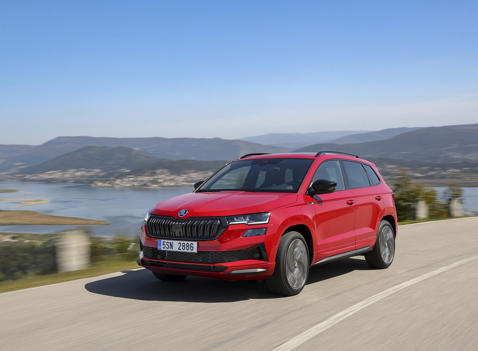 2022 Škoda Karoq Sportline Front Three-Quarter Wallpapers #5 of 65