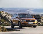 2022 Škoda Karoq Style Front Three-Quarter Wallpapers 150x120