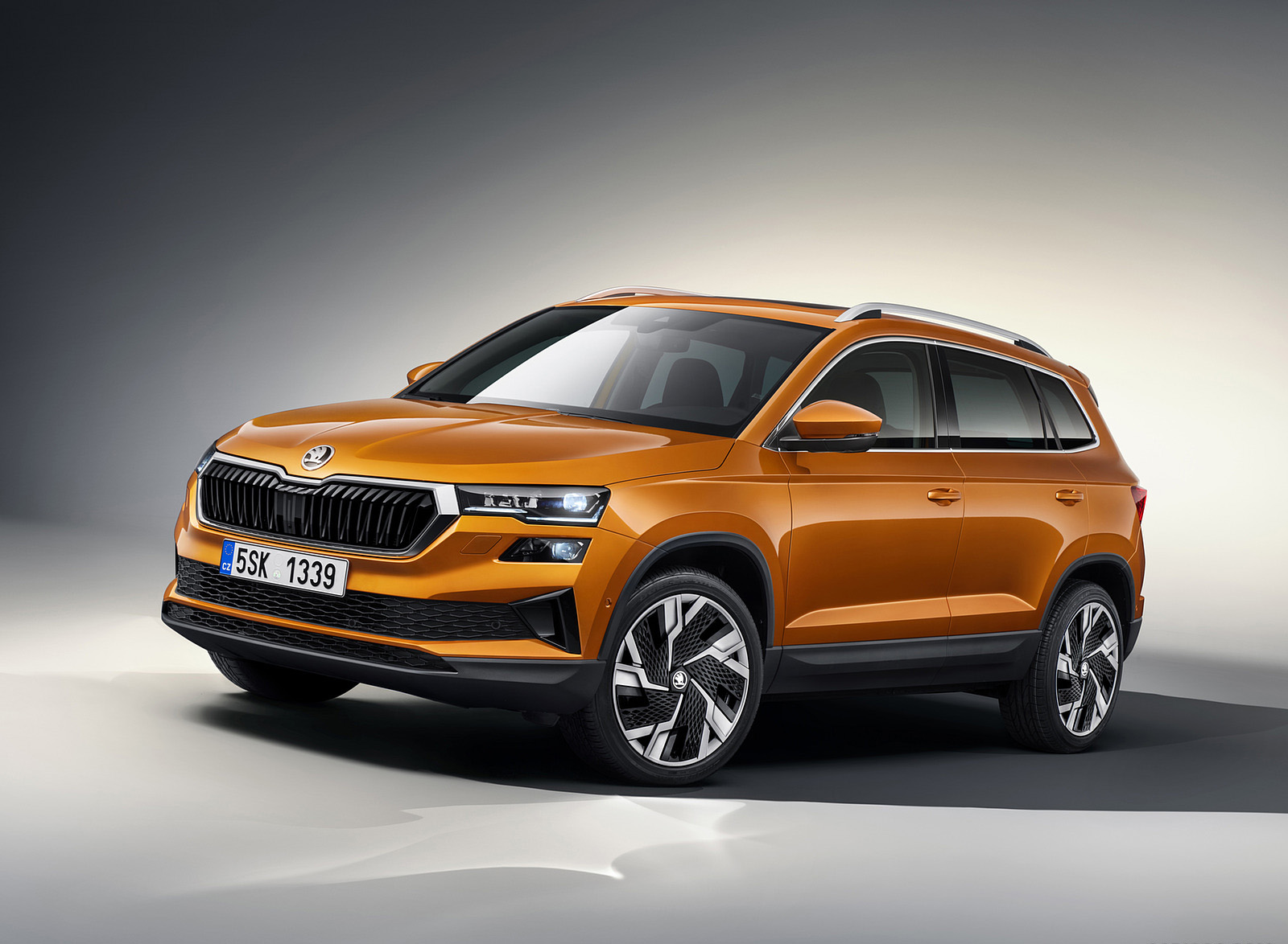 2022 Škoda Karoq Style Front Three-Quarter Wallpapers (7)