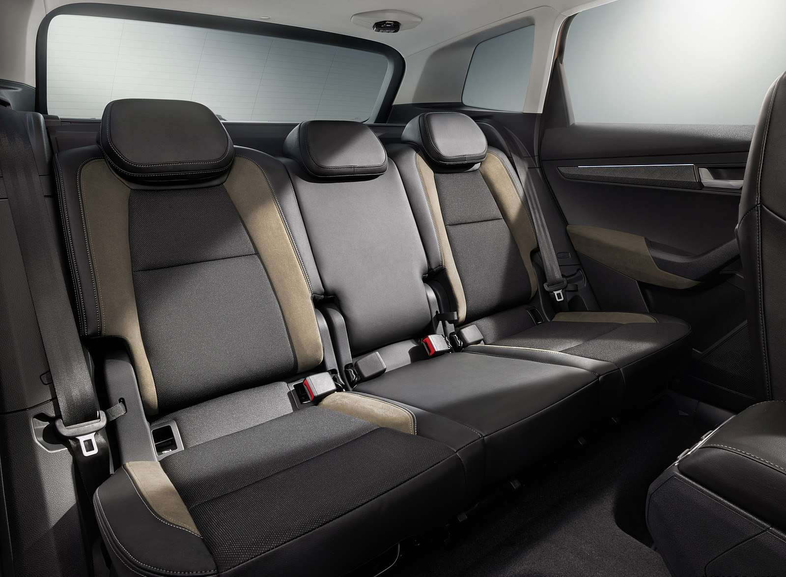 2022 Škoda Karoq Style Interior Rear Seats Wallpapers #40 of 140