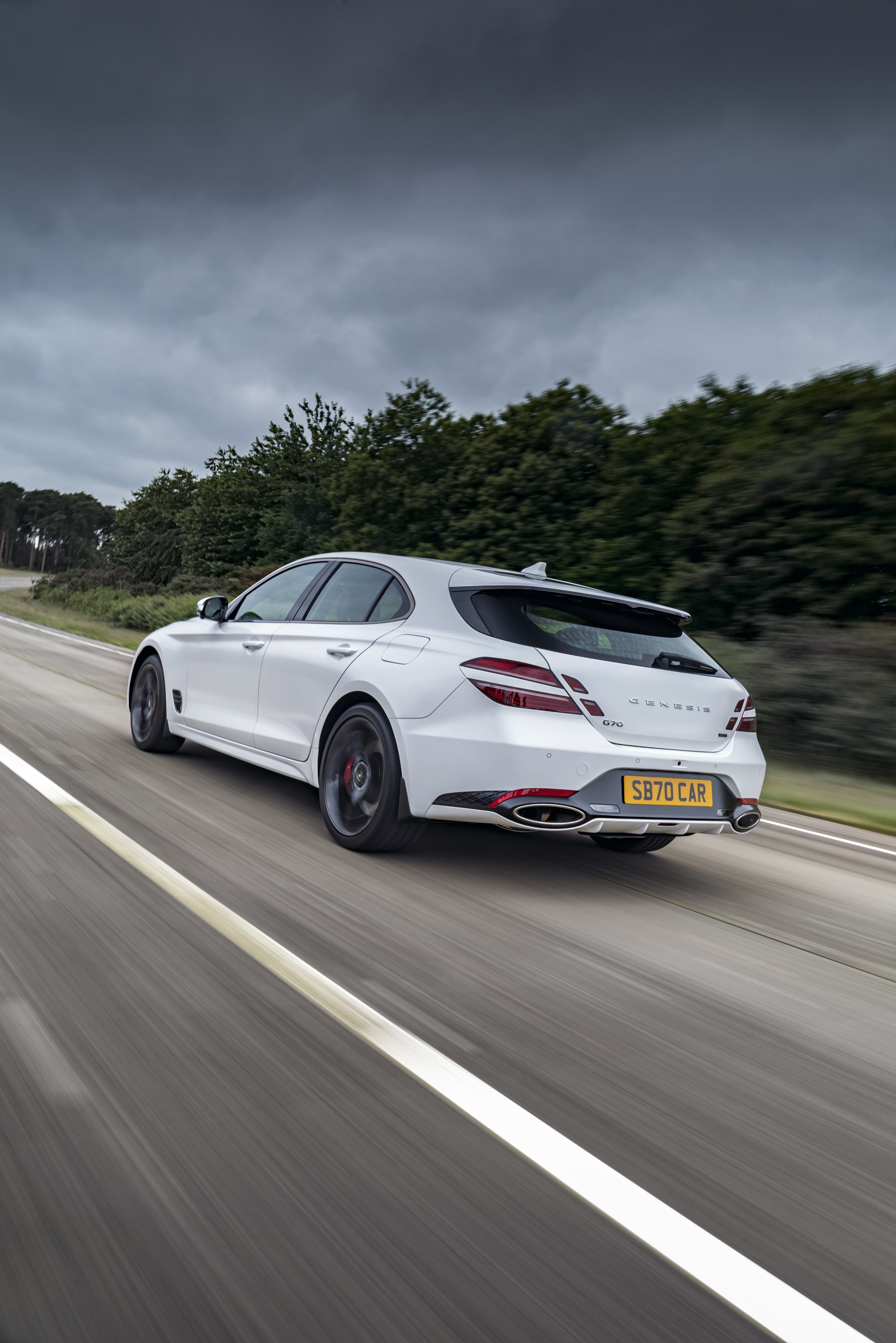 2022 Genesis G70 Shooting Brake (UK-Spec) Rear Three-Quarter Wallpapers (5)