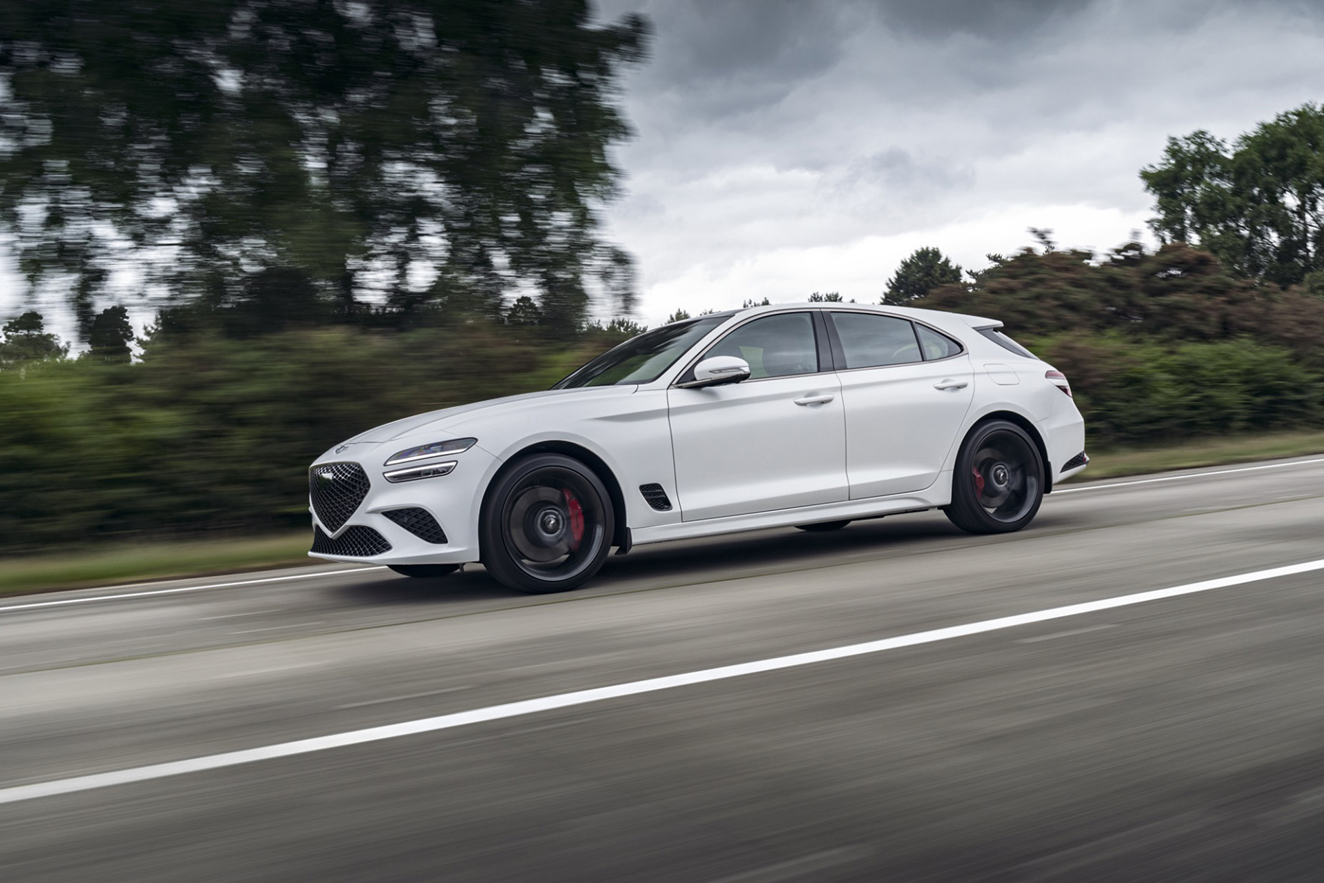 2022 Genesis G70 Shooting Brake (UK-Spec) Side Wallpapers #6 of 29