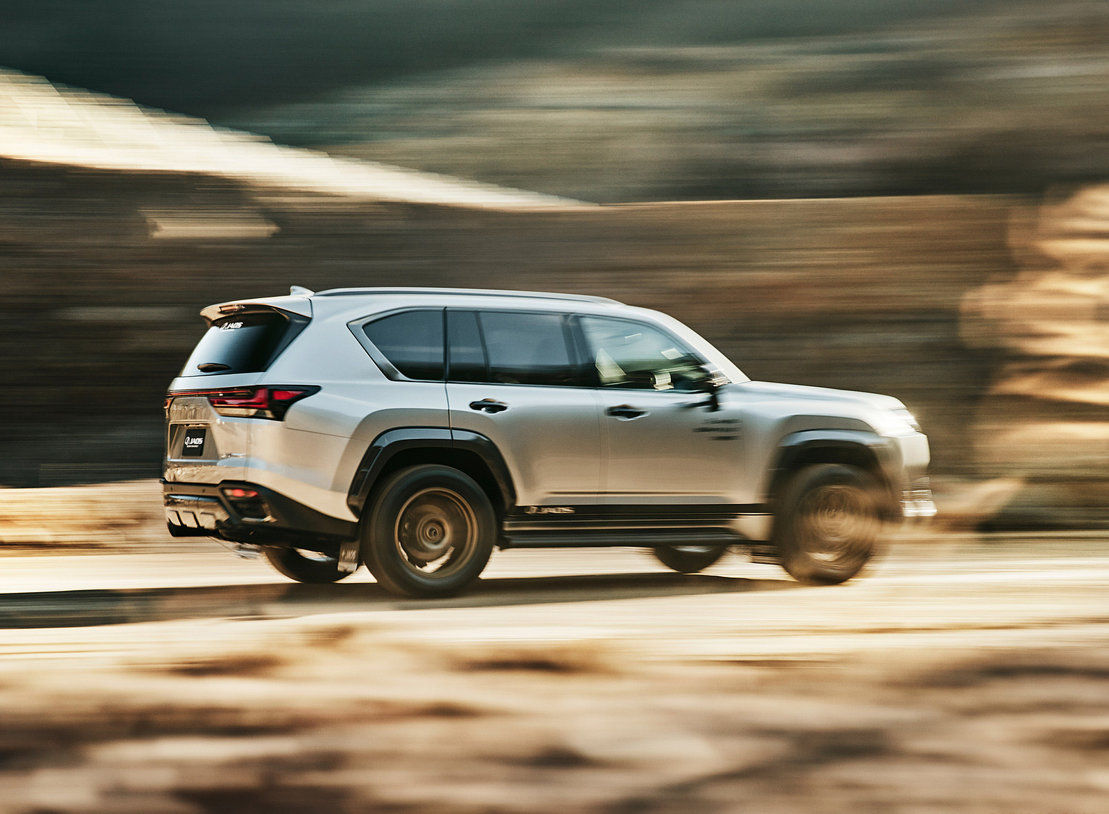 2022 Lexus LX 600 OFFROAD JAOS Rear Three-Quarter Wallpapers (2)