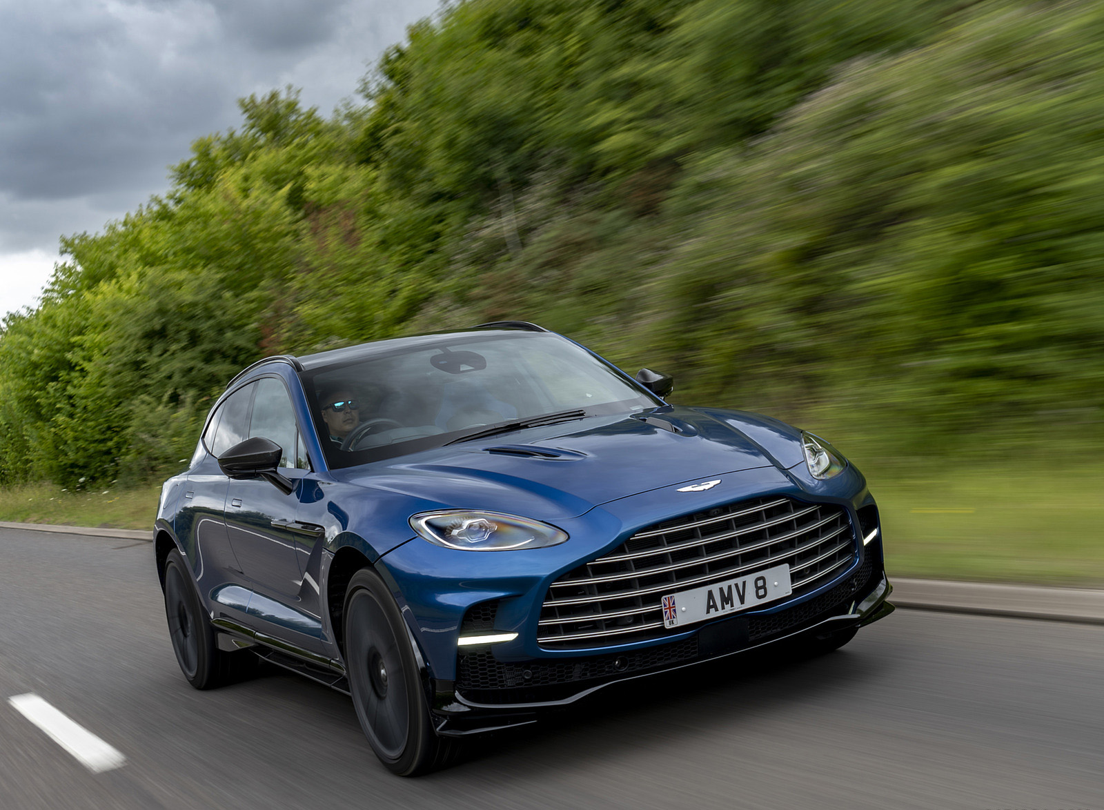 2023 Aston Martin DBX707 (Color: Plasma Blue) Front Three-Quarter Wallpapers #2 of 118