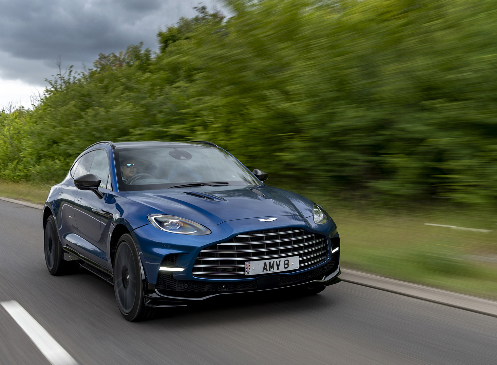 2023 Aston Martin DBX707 (Color: Plasma Blue) Front Three-Quarter Wallpapers #3 of 118