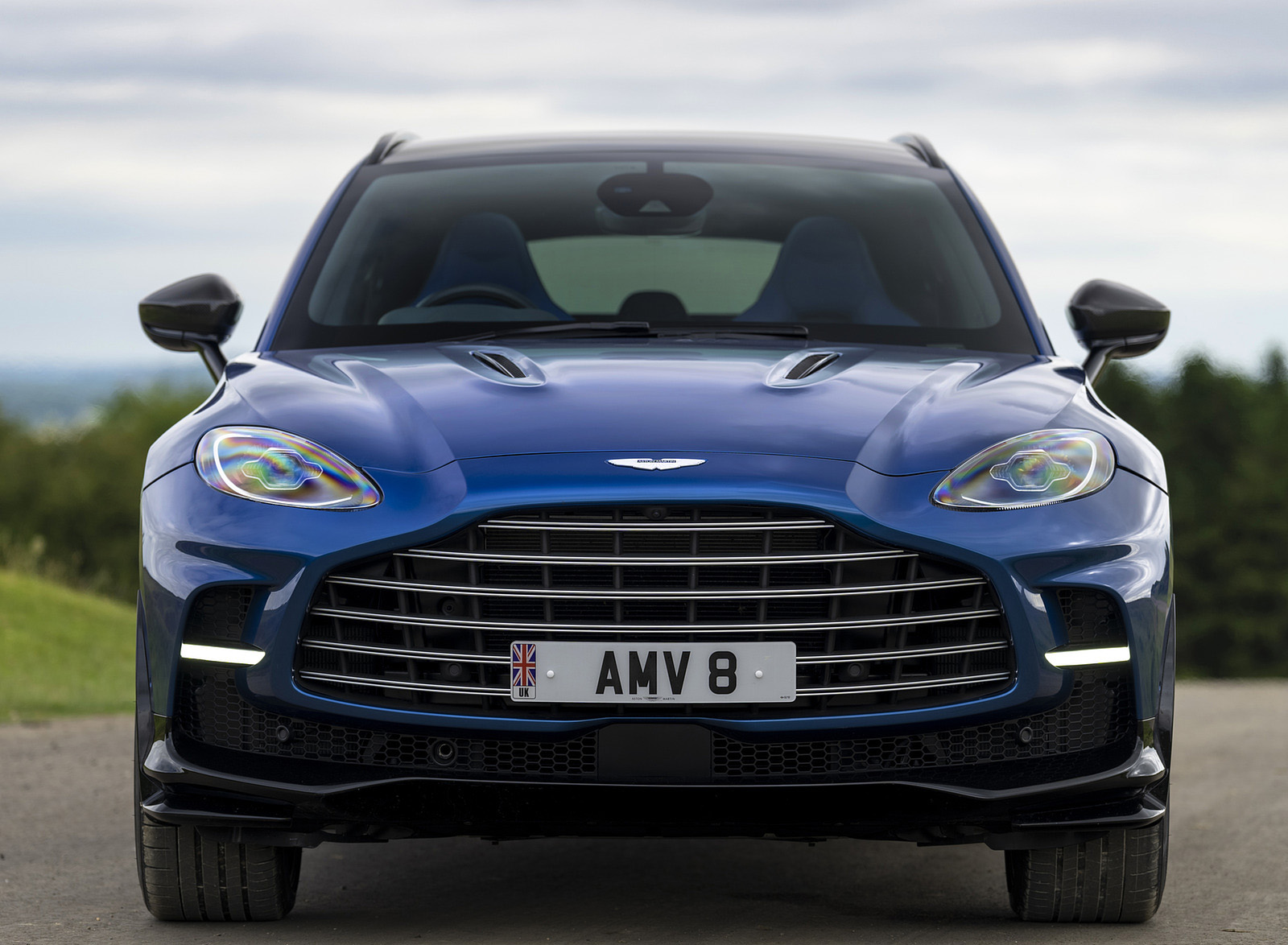 2023 Aston Martin DBX707 (Color: Plasma Blue) Front Wallpapers #67 of 118