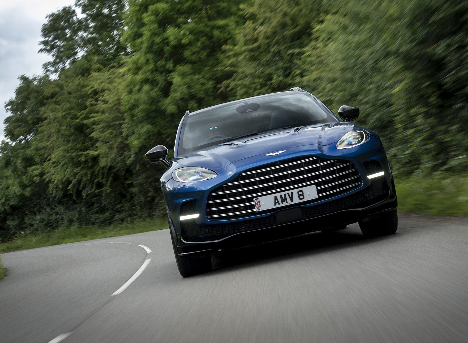 2023 Aston Martin DBX707 (Color: Plasma Blue) Front Wallpapers #40 of 118