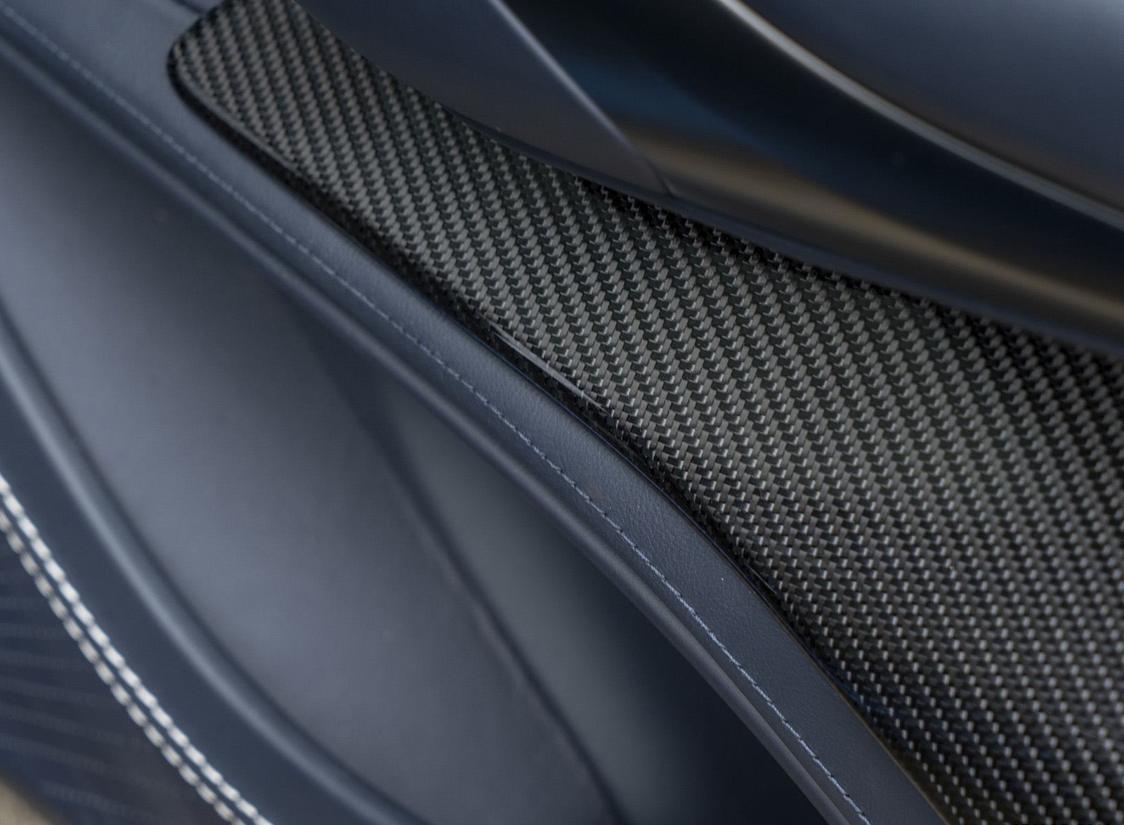 2023 Aston Martin DBX707 (Color: Plasma Blue) Interior Detail Wallpapers #98 of 118