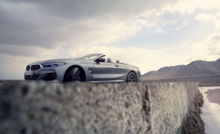 2023 BMW 8 Series Convertible Front Three-Quarter Wallpapers 450x275 (5)