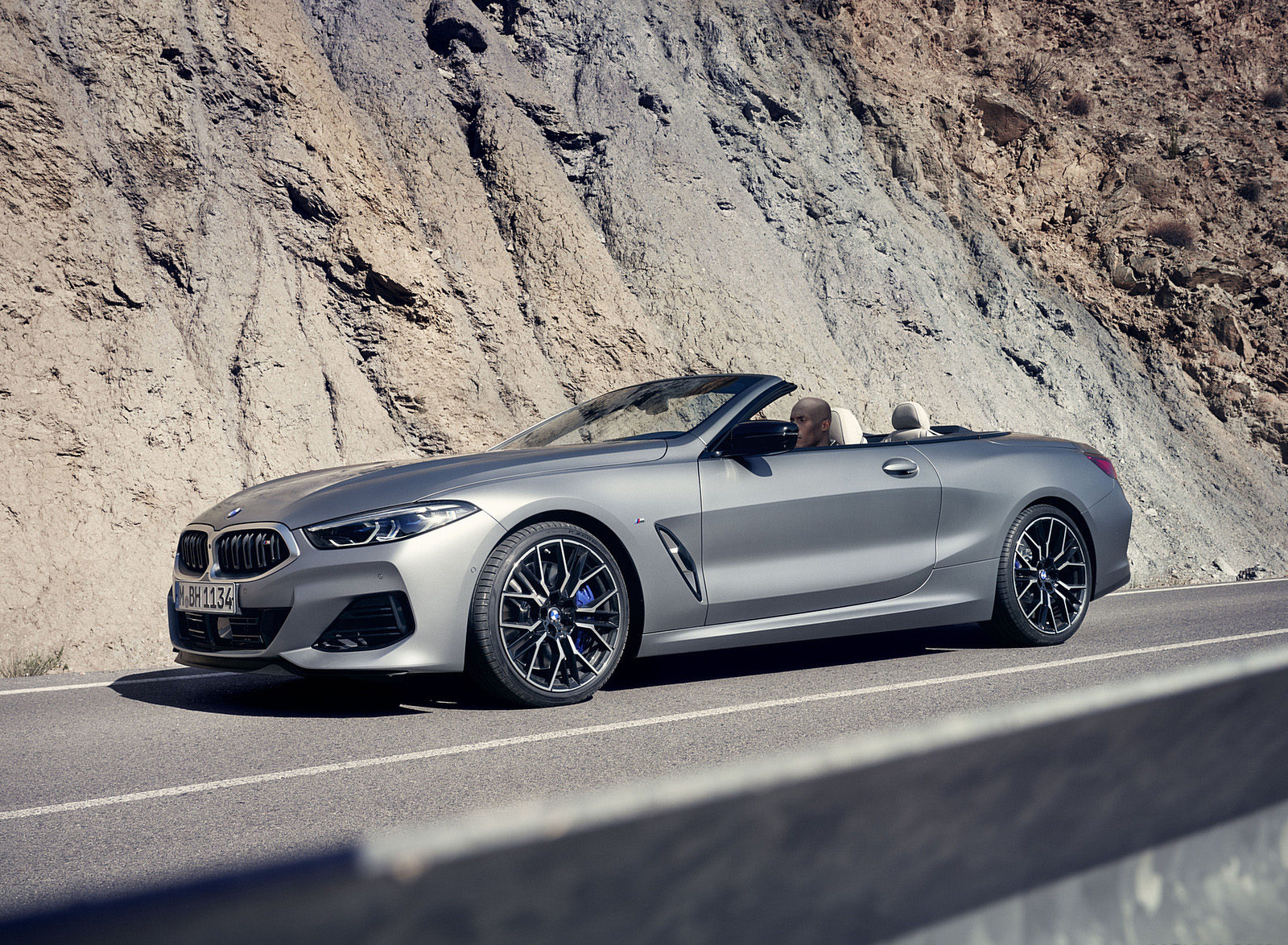 2023 BMW 8 Series Convertible Front Three-Quarter Wallpapers (1). Download Wallpaper