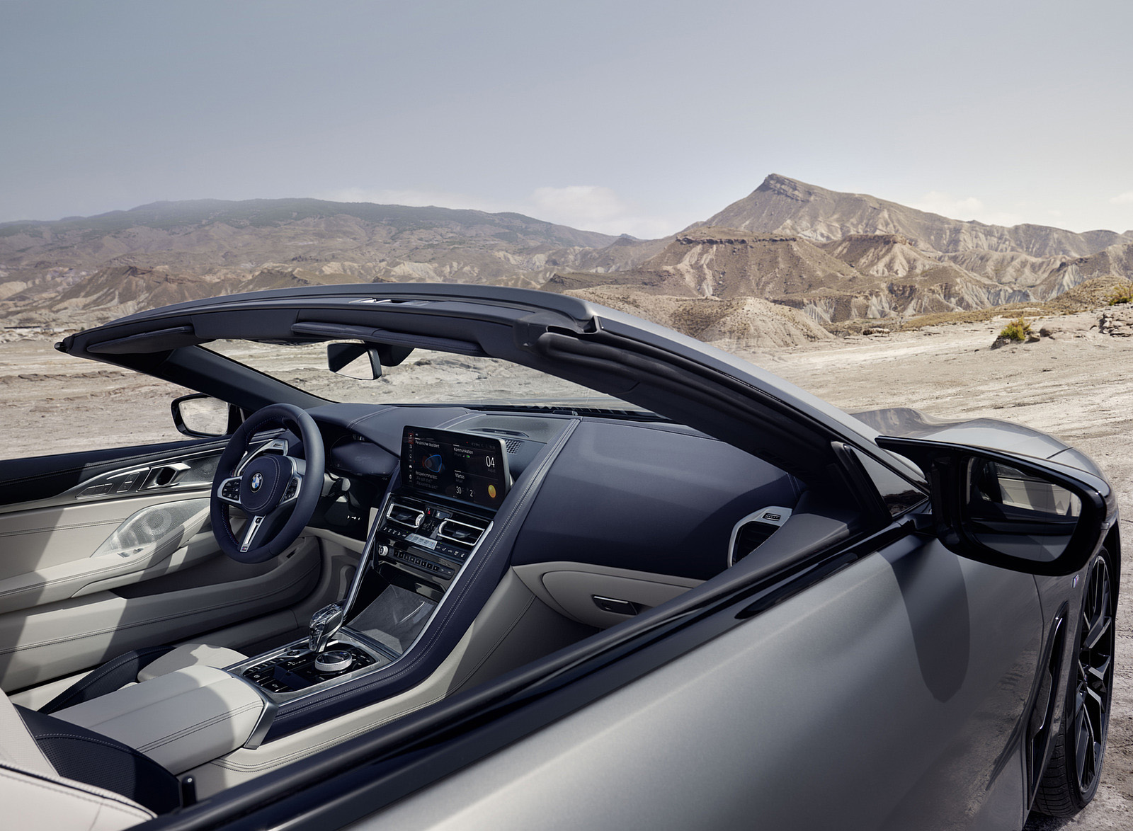 2023 BMW 8 Series Convertible Interior Wallpapers #22 of 28