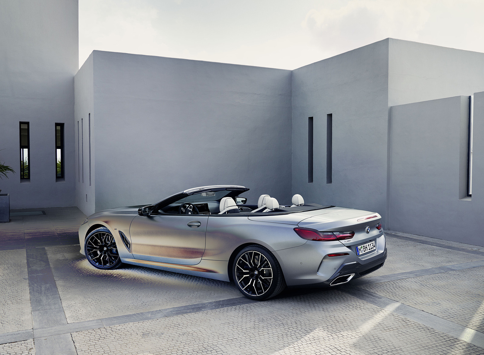 2023 BMW 8 Series Convertible Rear Three-Quarter Wallpapers #11 of 28