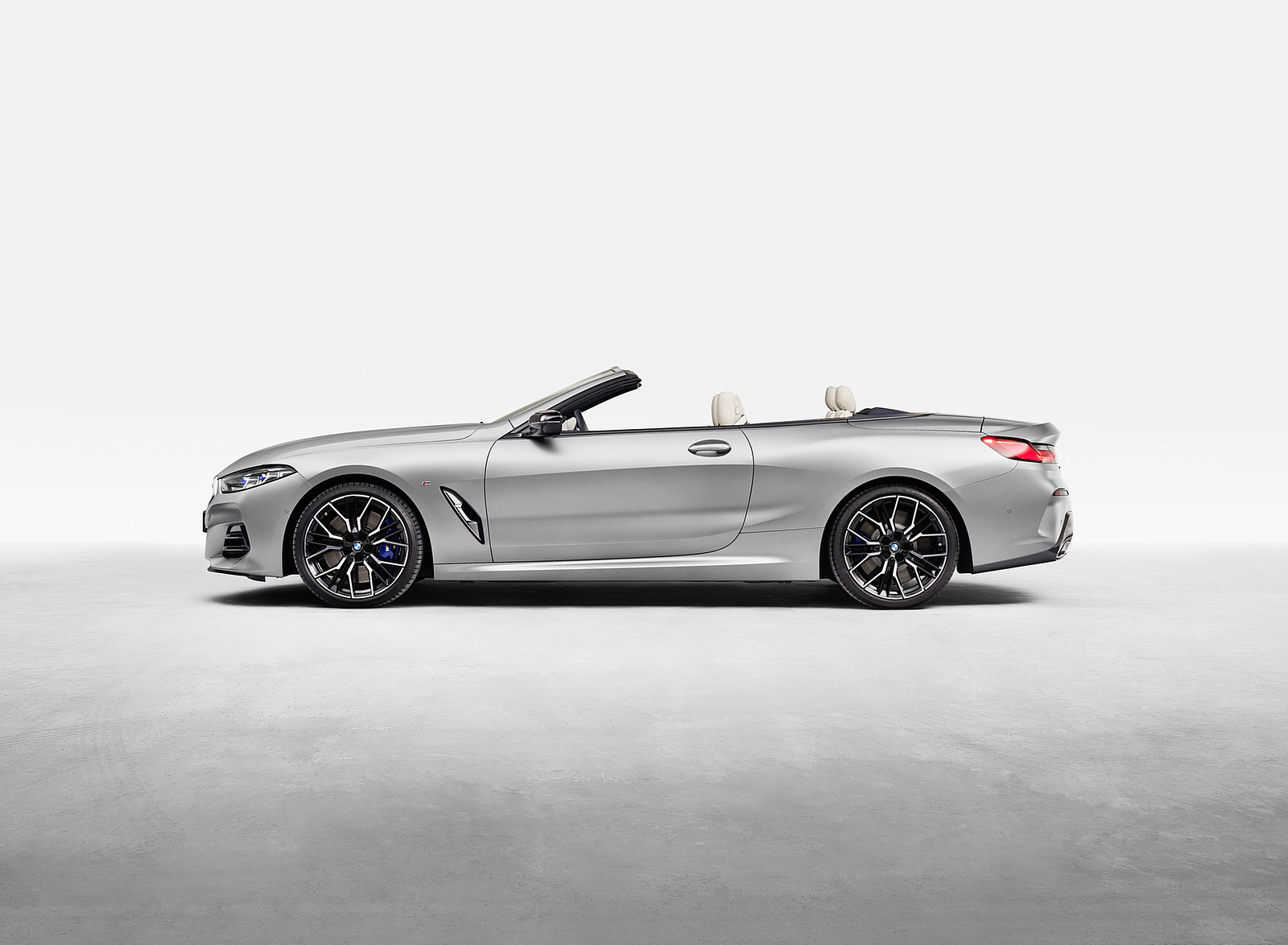 2023 BMW 8 Series Convertible Side Wallpapers #13 of 28