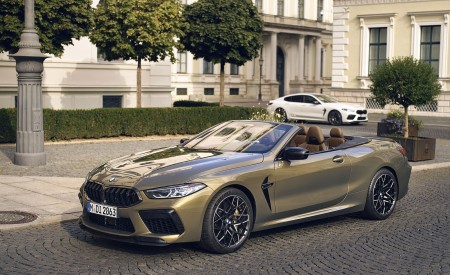 2023 BMW M8 Competition Convertible Front Three-Quarter Wallpapers 450x275 (9)