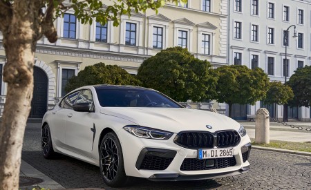 2023 BMW M8 Competition Gran Coupé Front Three-Quarter Wallpapers 450x275 (6)