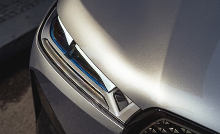 2023 BMW iX M60 Headlight Wallpapers 450x275 (113)