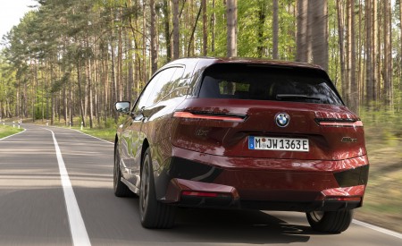 2023 BMW iX M60 Rear Wallpapers  450x275 (85)