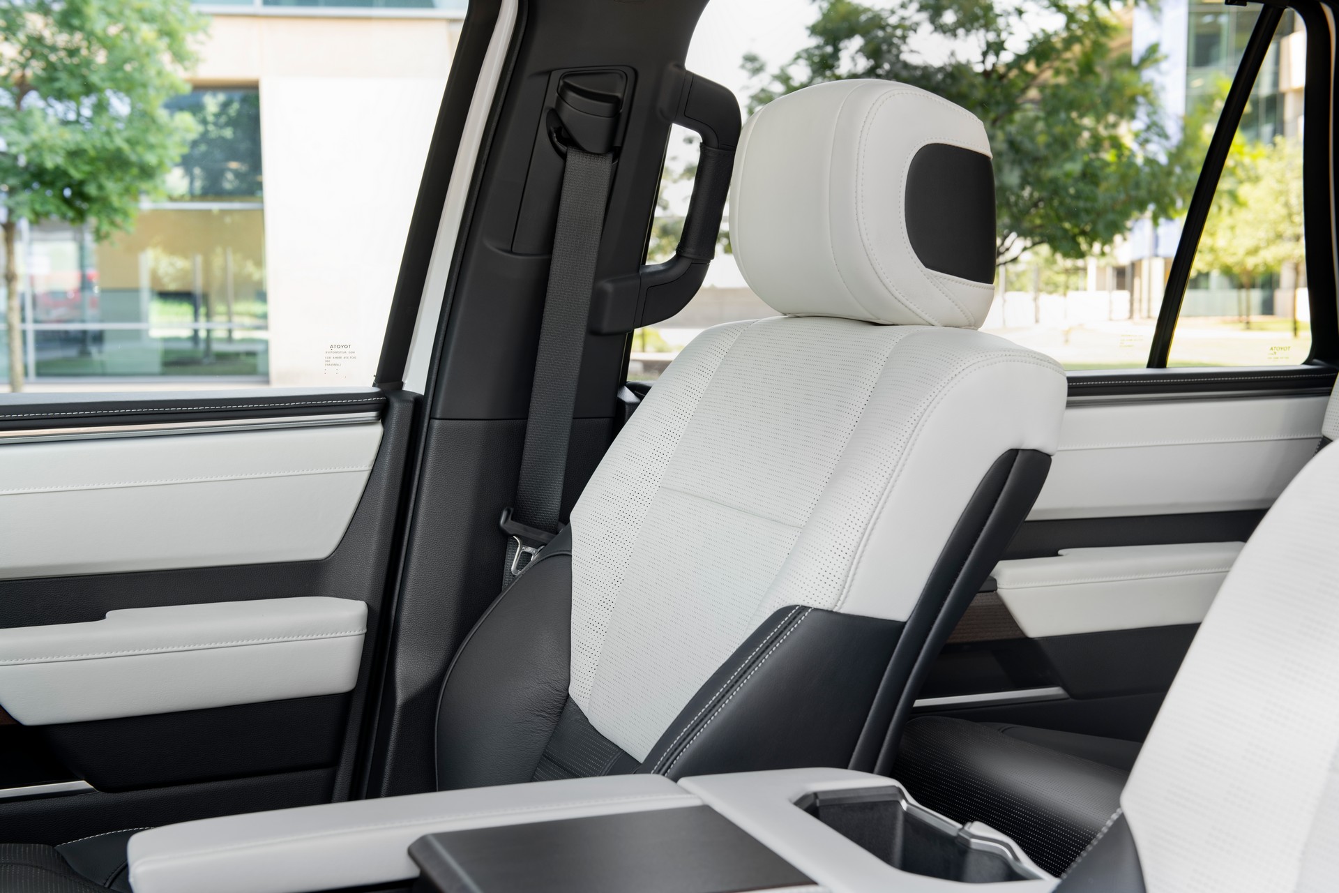 2023 Toyota Sequoia Capstone Interior Front Seats Wallpapers #107 of 119