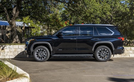 2023 Toyota Sequoia Limited Side Wallpapers 450x275 (6)