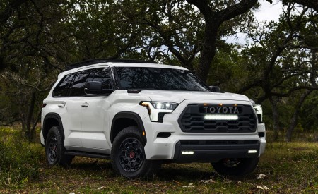 2023 Toyota Sequoia TRD Pro Wallpapers HD
