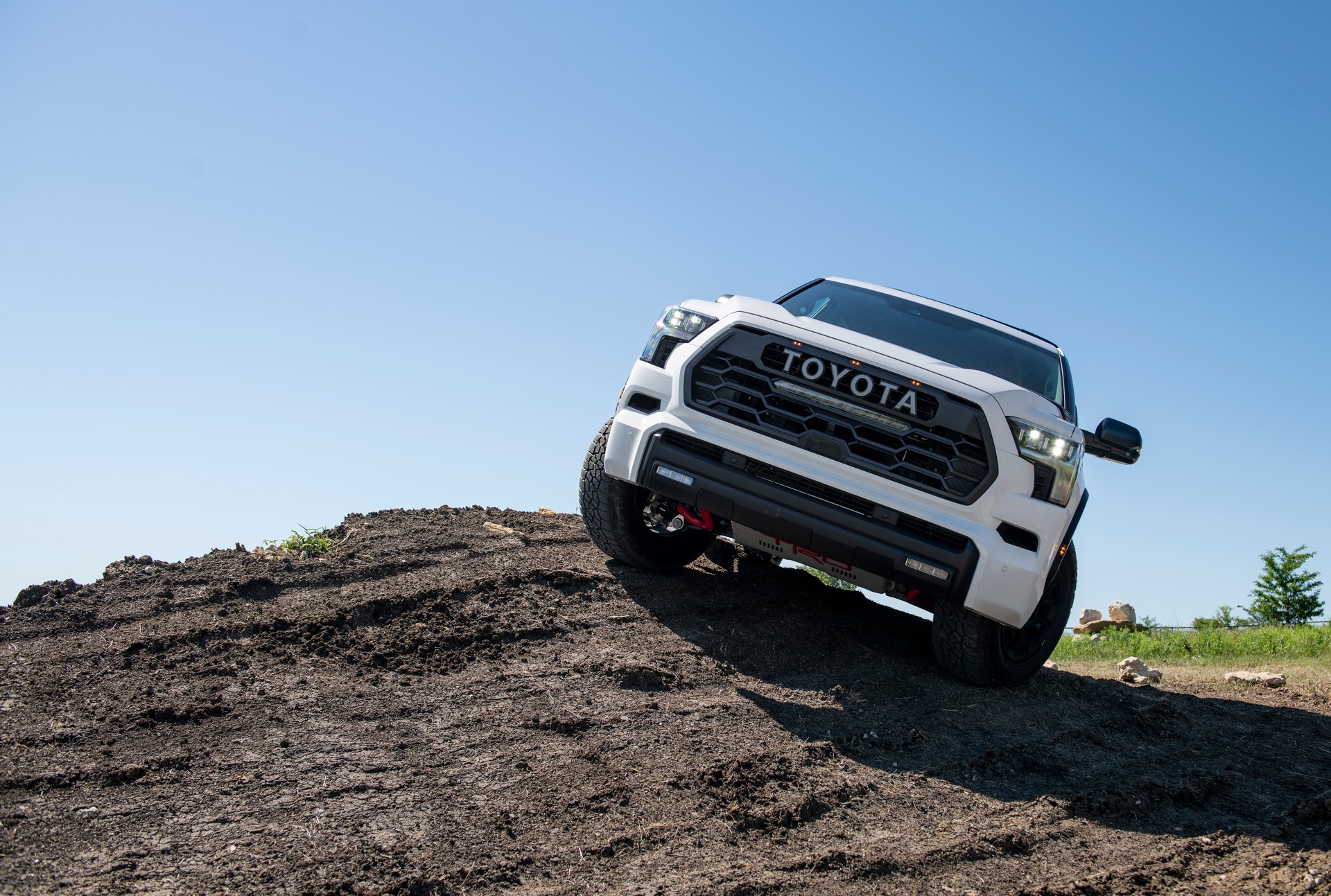 2023 Toyota Sequoia TRD Pro Off-Road Wallpapers #68 of 114