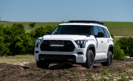 2023 Toyota Sequoia TRD Pro Off-Road Wallpapers 450x275 (62)