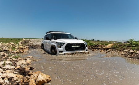 2023 Toyota Sequoia TRD Pro Off-Road Wallpapers 450x275 (54)