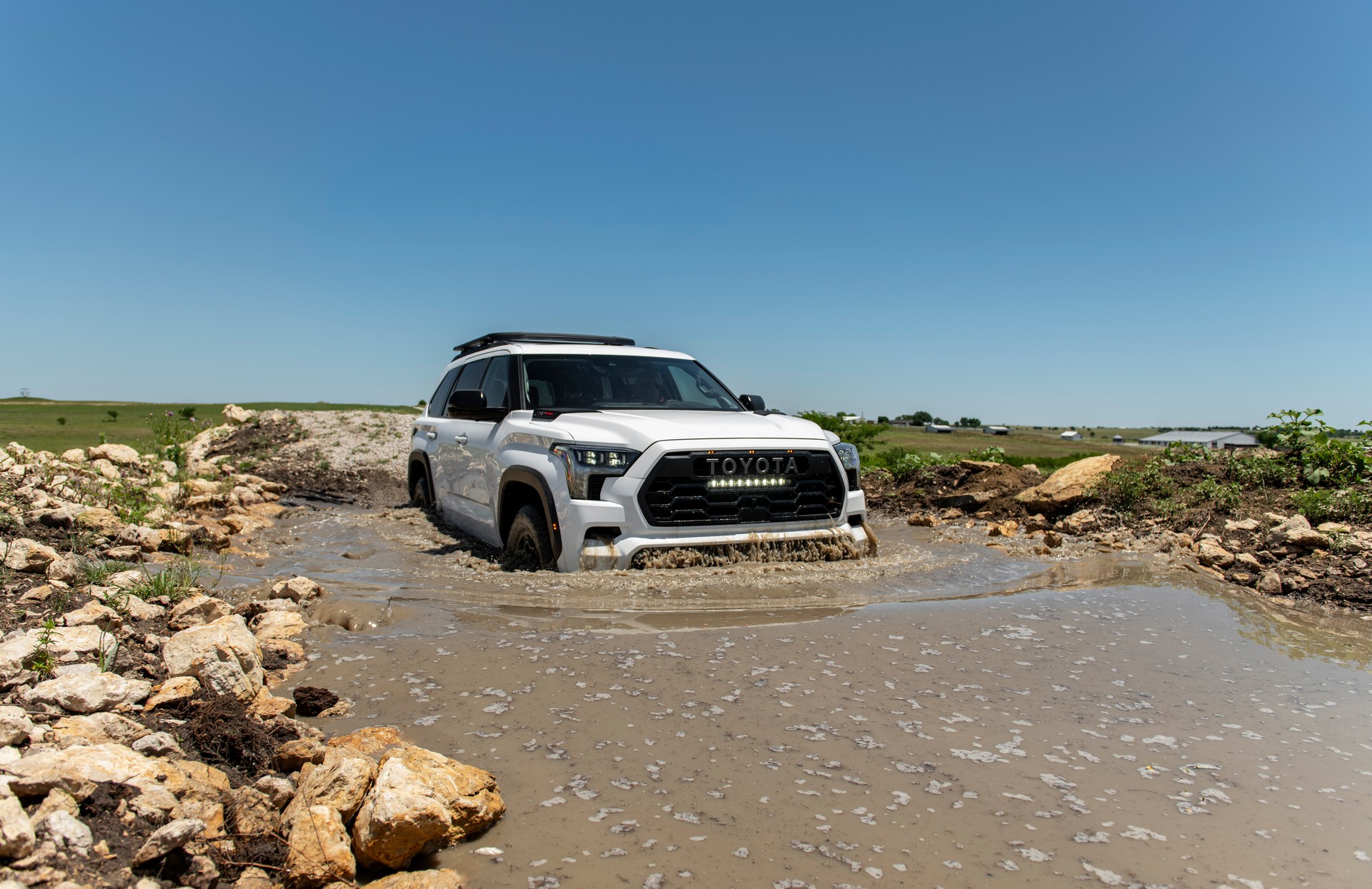 2023 Toyota Sequoia TRD Pro Off-Road Wallpapers #54 of 114