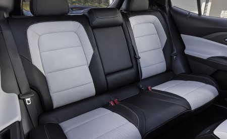 2024 Chevrolet Equinox EV 3LT Interior Rear Seats Wallpapers 450x275 (26)
