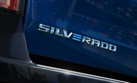 2024 Chevrolet Silverado EV RST Badge Wallpapers 450x275 (12)
