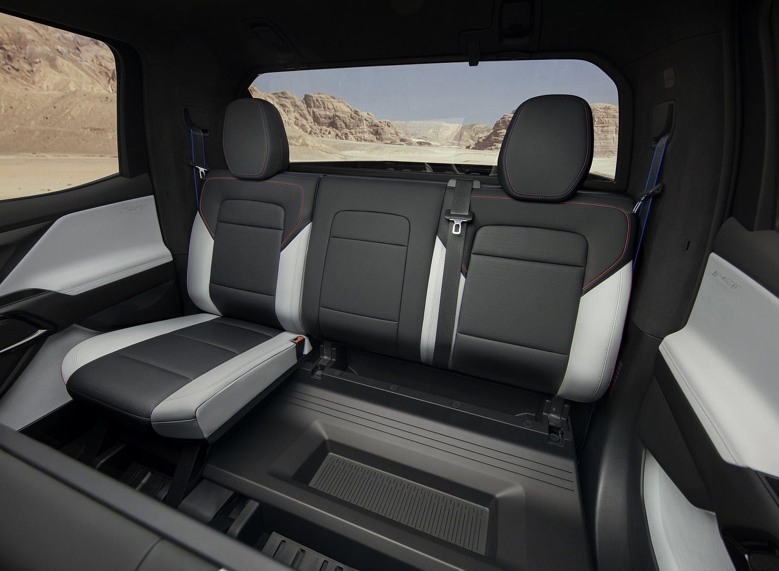2024 Chevrolet Silverado EV RST Interior Rear Seats Wallpapers #23 of 28