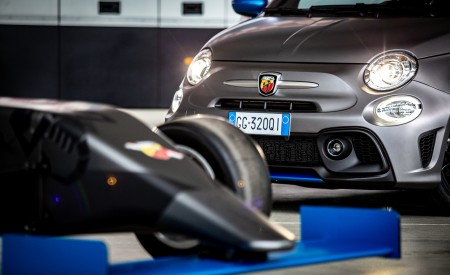 2022 Abarth F595 Detail Wallpapers 450x275 (18)