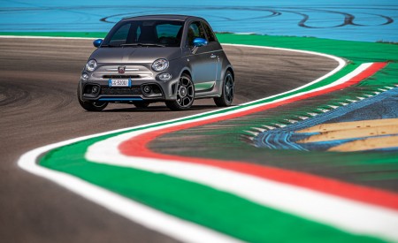 2022 Abarth F595 Front Three-Quarter Wallpapers 450x275 (5)