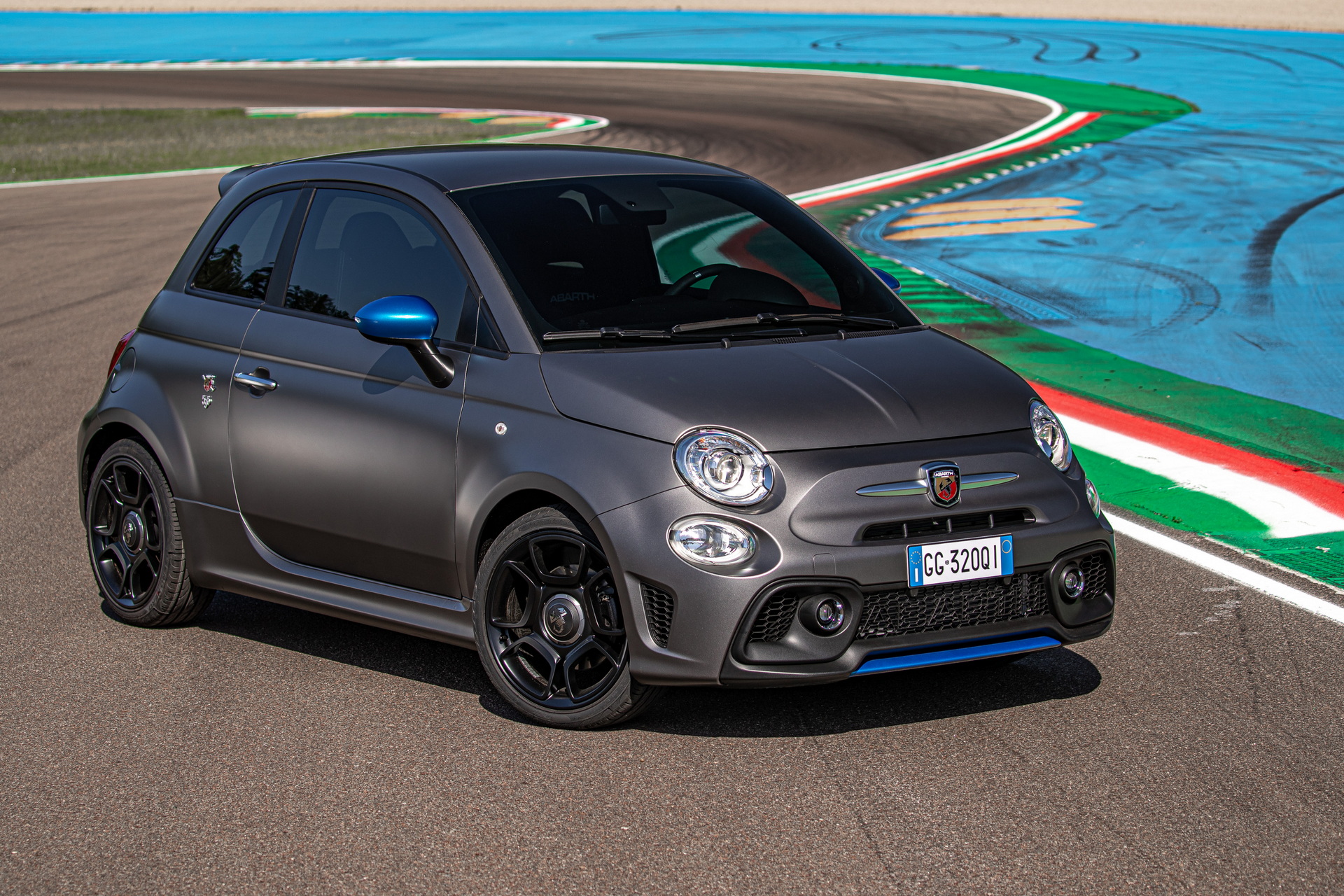 2022 Abarth F595 Front Three-Quarter Wallpapers #11 of 24