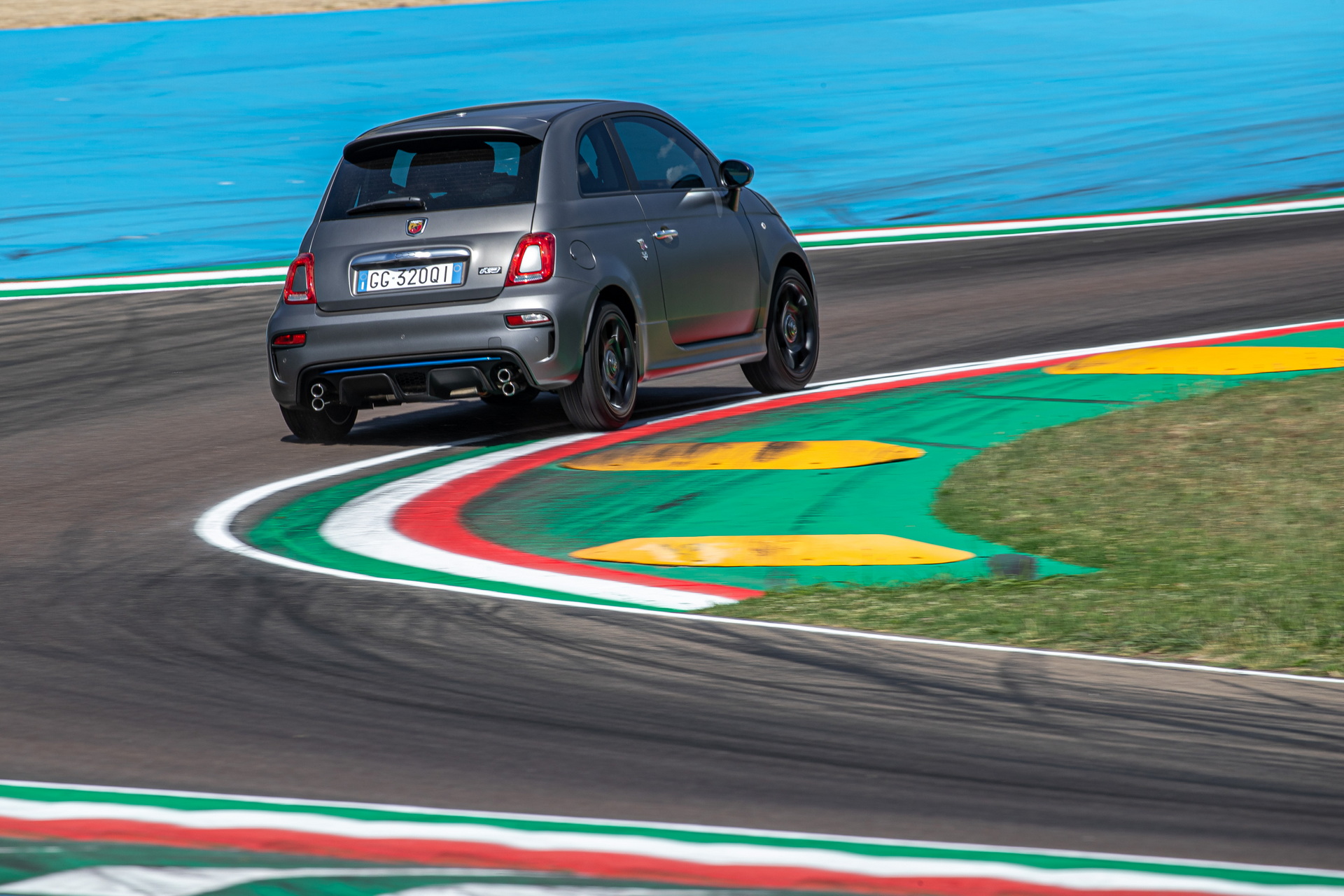 2022 Abarth F595 Rear Three-Quarter Wallpapers #13 of 24