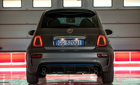 2022 Abarth F595 Rear Wallpapers 450x275 (16)