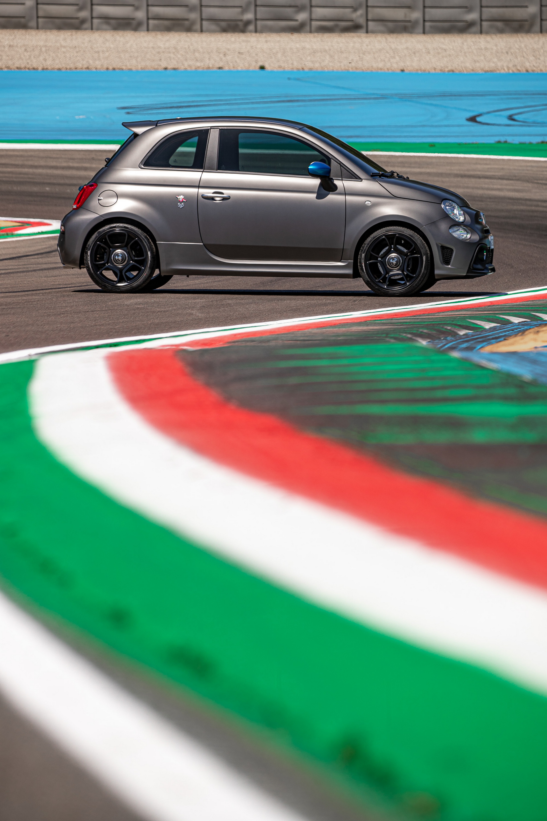 2022 Abarth F595 Side Wallpapers #15 of 24